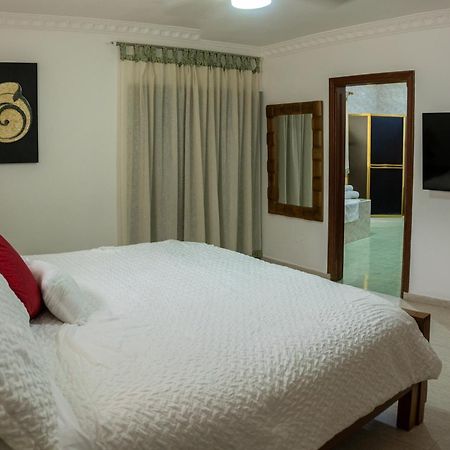 Hotel Juliana Нагуа Экстерьер фото