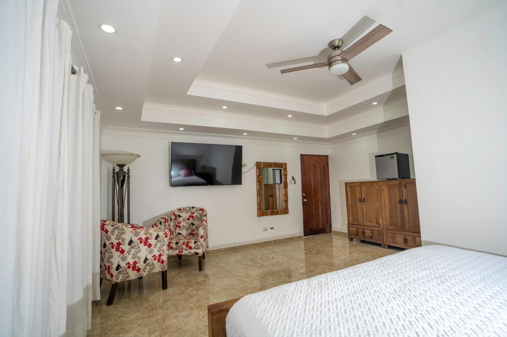 Hotel Juliana Нагуа Экстерьер фото