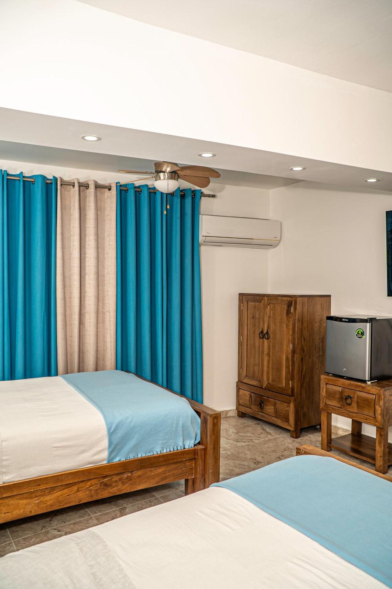 Hotel Juliana Нагуа Экстерьер фото