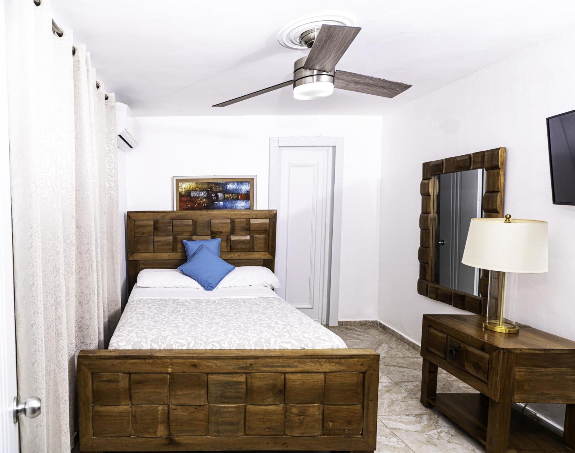 Hotel Juliana Нагуа Экстерьер фото